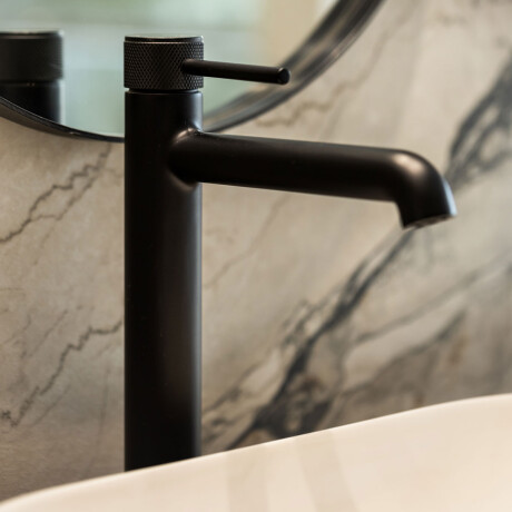 GRIFERIA LAVATORIO ALTO MONOCOMANDO EN NEGRO MATE 000