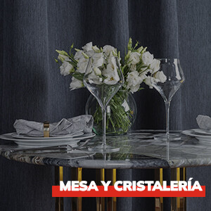 Mesa y cristalería