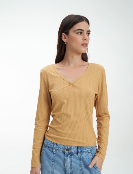 Top Udafne Camel