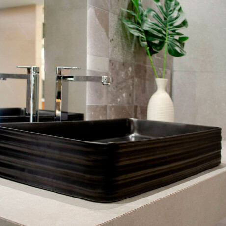 Bacha Ovalada De Apoyo De Loza Negro Mate Con Desague Negro Mate Aqualia 000