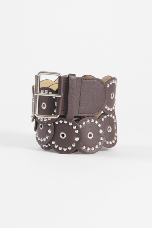Cinturón apliques circulares tachas marrón
