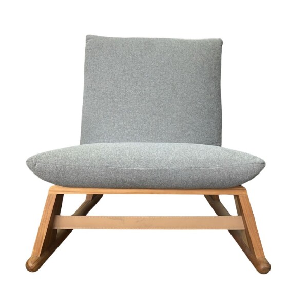 BUTACA SIN BRAZOS EN MADERA y TELA - Producto con detalles BUTACA SIN BRAZOS EN MADERA y TELA - Producto con detalles