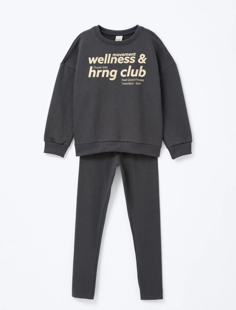 CONJUNTO INFANTIL CON ESTAMPA GRIS