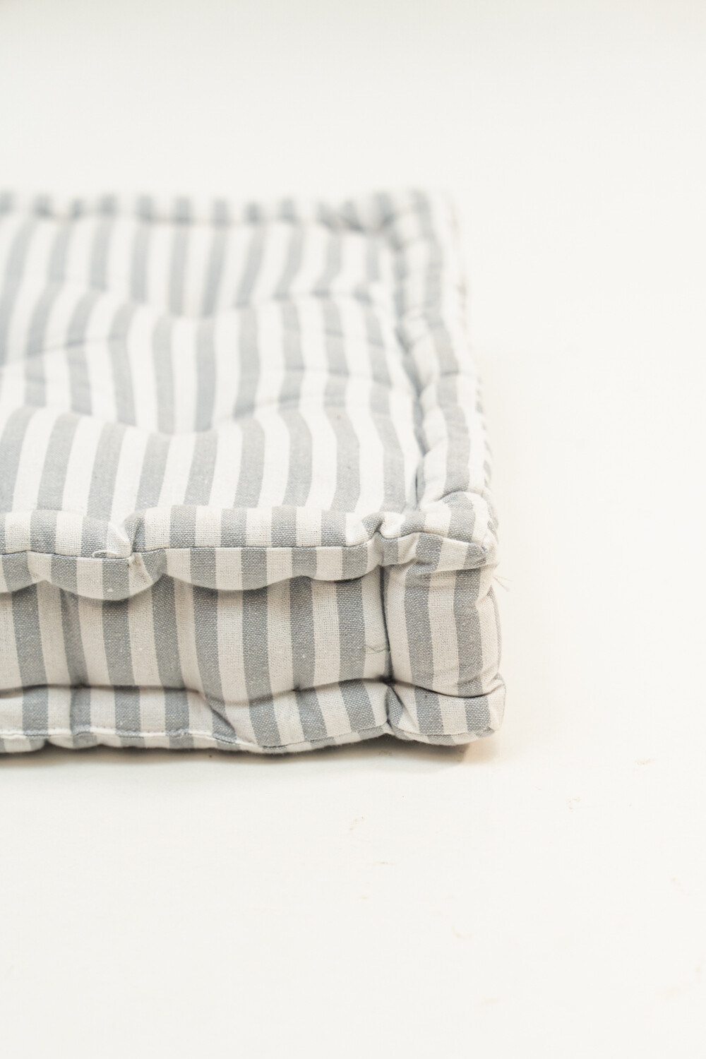 Almohadón Tatami Mare Gris Medio