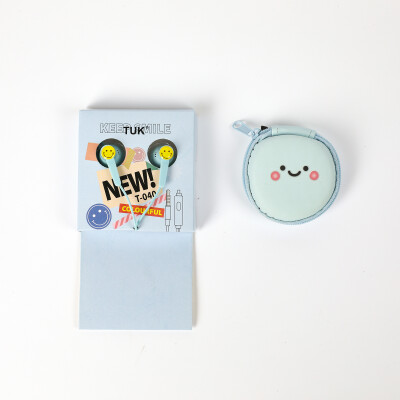 Auriculares con manos libres con carita feliz celeste con estuche Auriculares con manos libres con carita feliz celeste con estuche