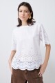 Remera con broderie blanco