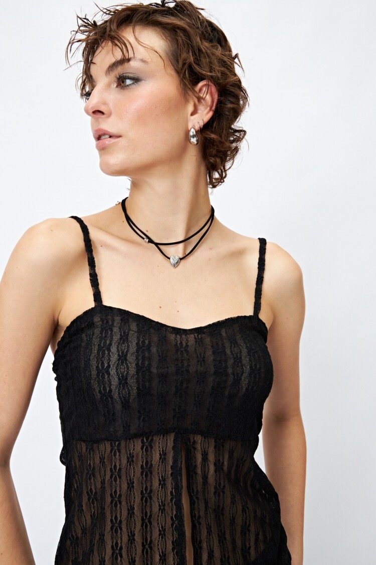 TOP ARAUCHA Negro Florcitas