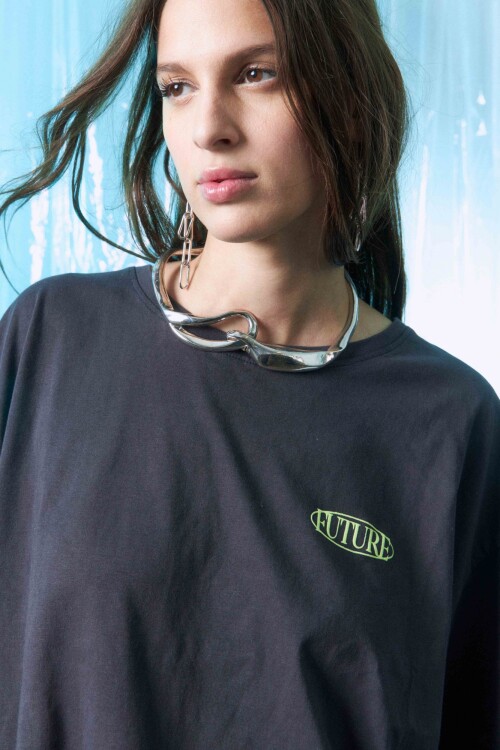 Collar rígido plateado