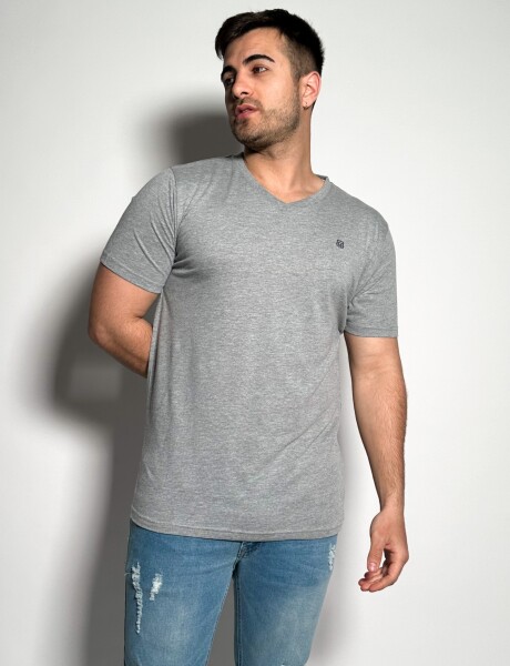 Remera lisa escote V Vex Gris