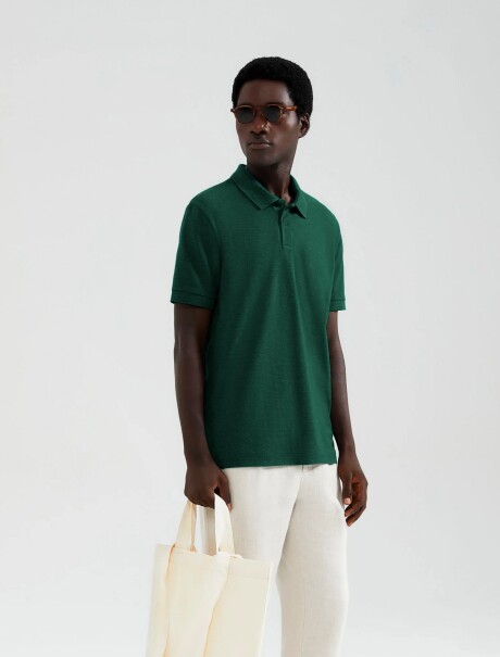 CAMISA DE CUELLO CON BORDADO VERDE