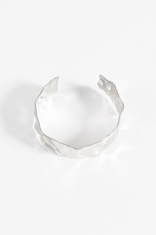 Pulsera cuff texture plateado