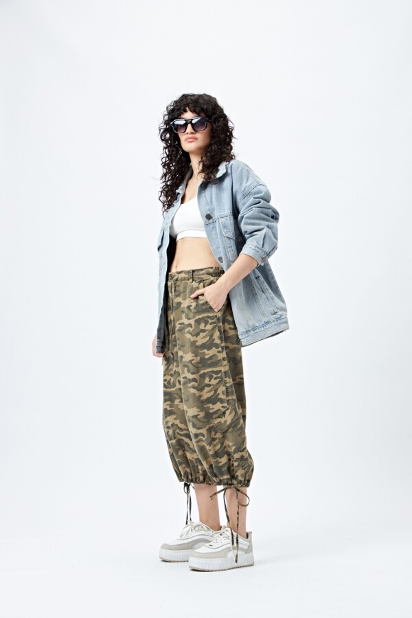 BERMUDA SKATER PRINT Verde Militar