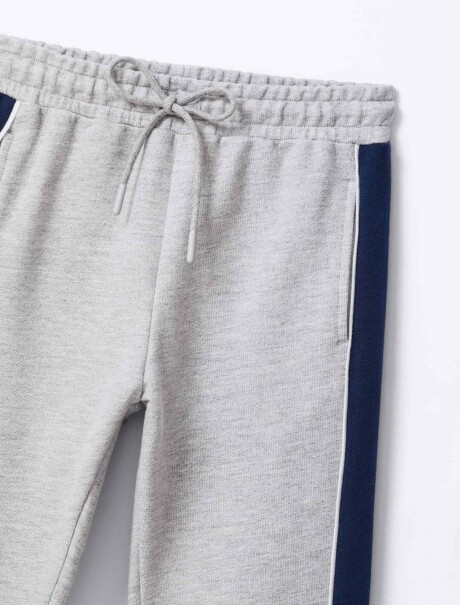 PANTALÓN INFANTIL DE PUÑO GRIS