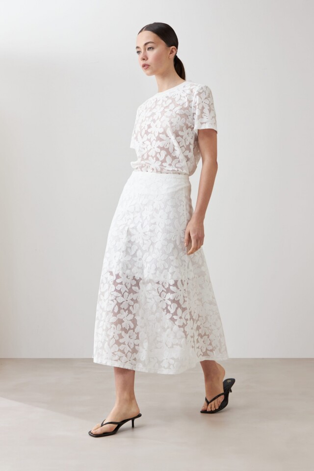 Maxi falda encaje blanco