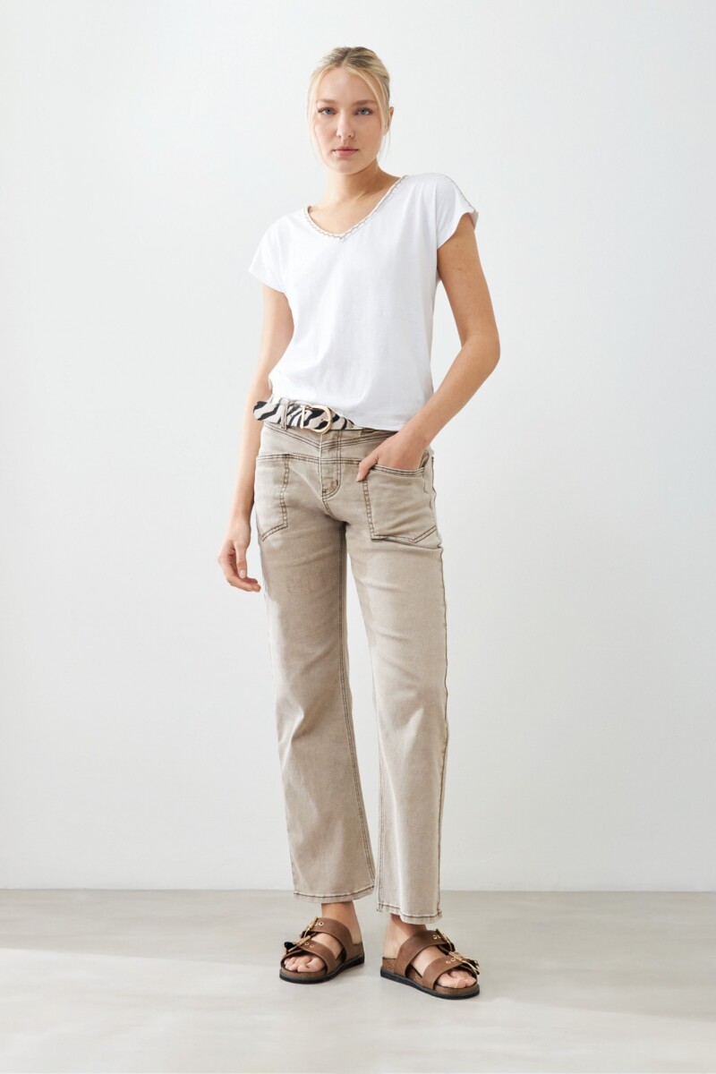 Remera bordada escote en V - blanco 