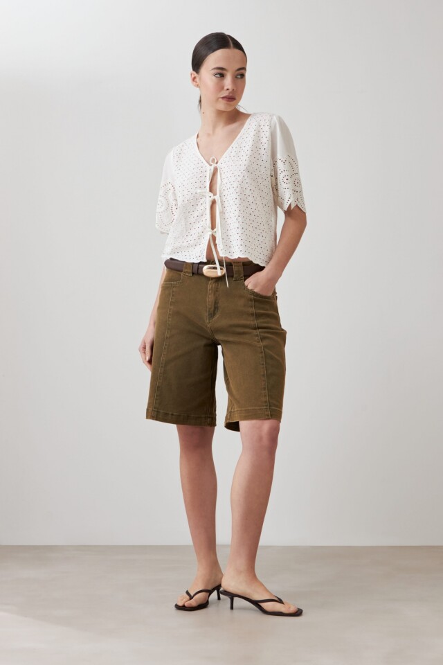 Blusa de broderie con lazos crudo