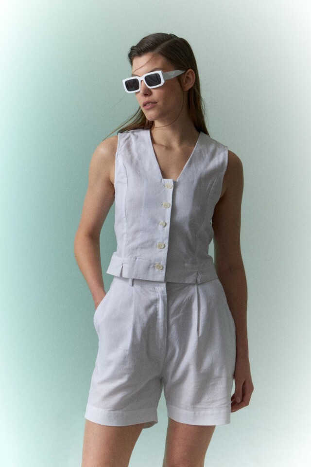 Short de lino con pinzas blanco