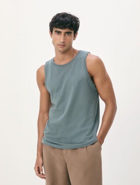 MUSCULOSA BÁSICA VERDE