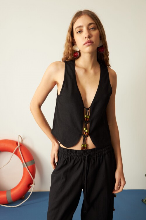 Top con piedras negro