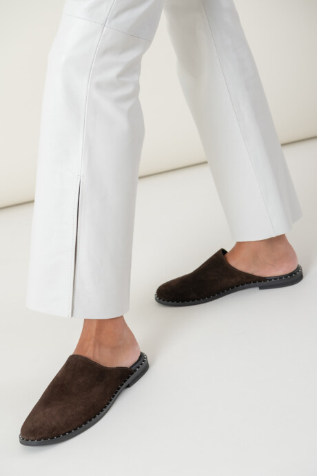 Zueco Flat Chocolate