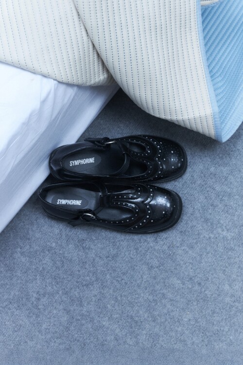 Mocasín tachas negro