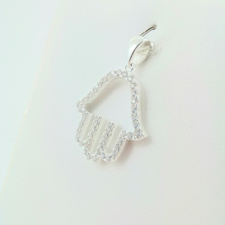 Dije de plata 925 Mano de Fátima, con circonias incrustadas, medidas largo total 30mm, ancho 20mm. Dije de plata 925 Mano de Fátima, con circonias incrustadas, medidas largo total 30mm, ancho 20mm.