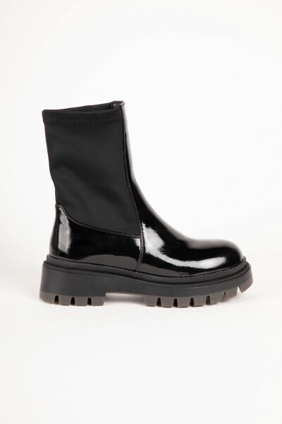 BOTA DEBBIE Charol Negro