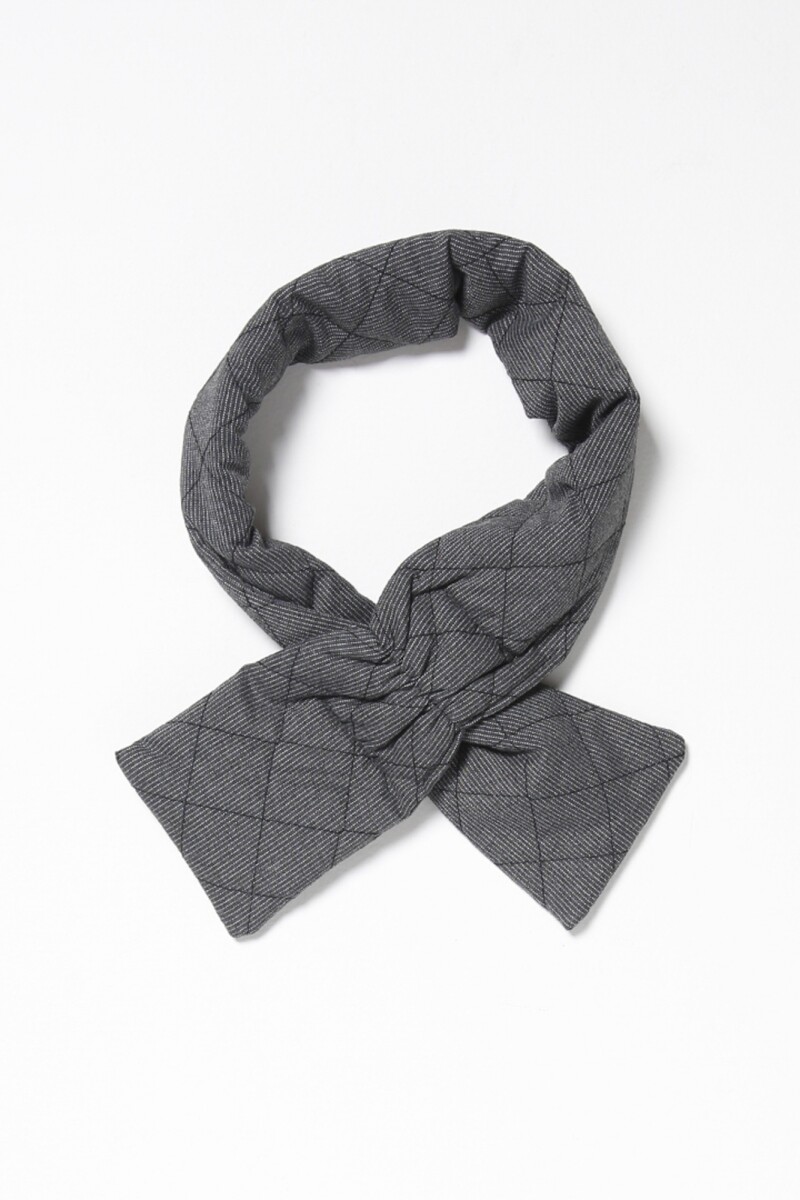 Cuello capitoneado negro