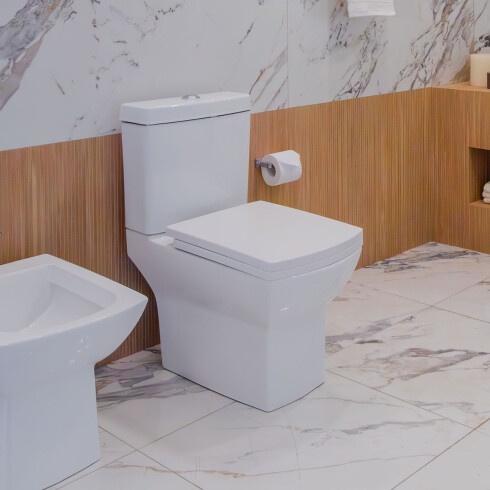 INODORO CON TAPA PARA MOCHILA BLANCO BRILLO AQUALIA LINEA GARDA DESCARGA A 25 CMS. 000