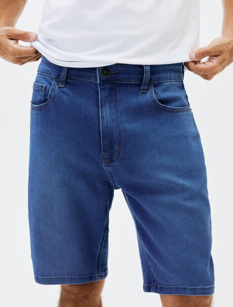 BERMUDA DE JEANS AZUL