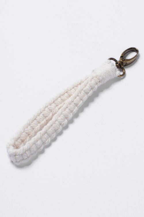 Llavero tejido doble crudo