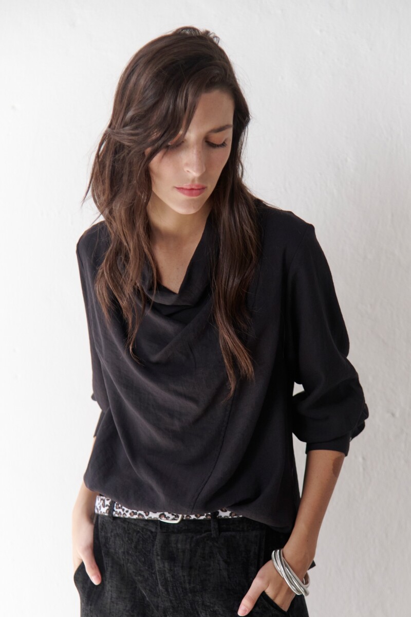 BLUSA AGUAS NEGRO