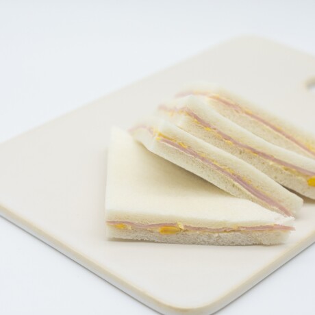 4 Sándwiches de Jamón y Choclo 000