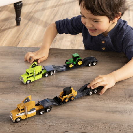 Camion semiremolque escala 1/64 c/minicargadora verde