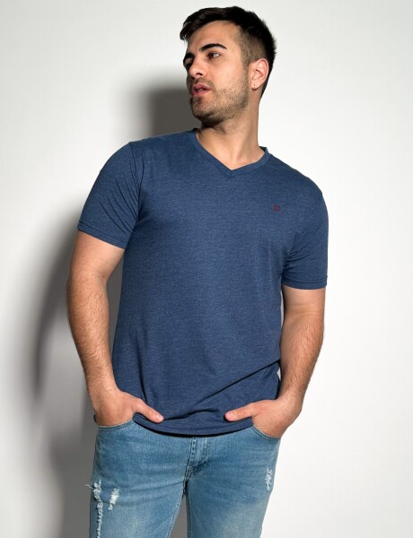 Remera lisa escote V Vex Denim
