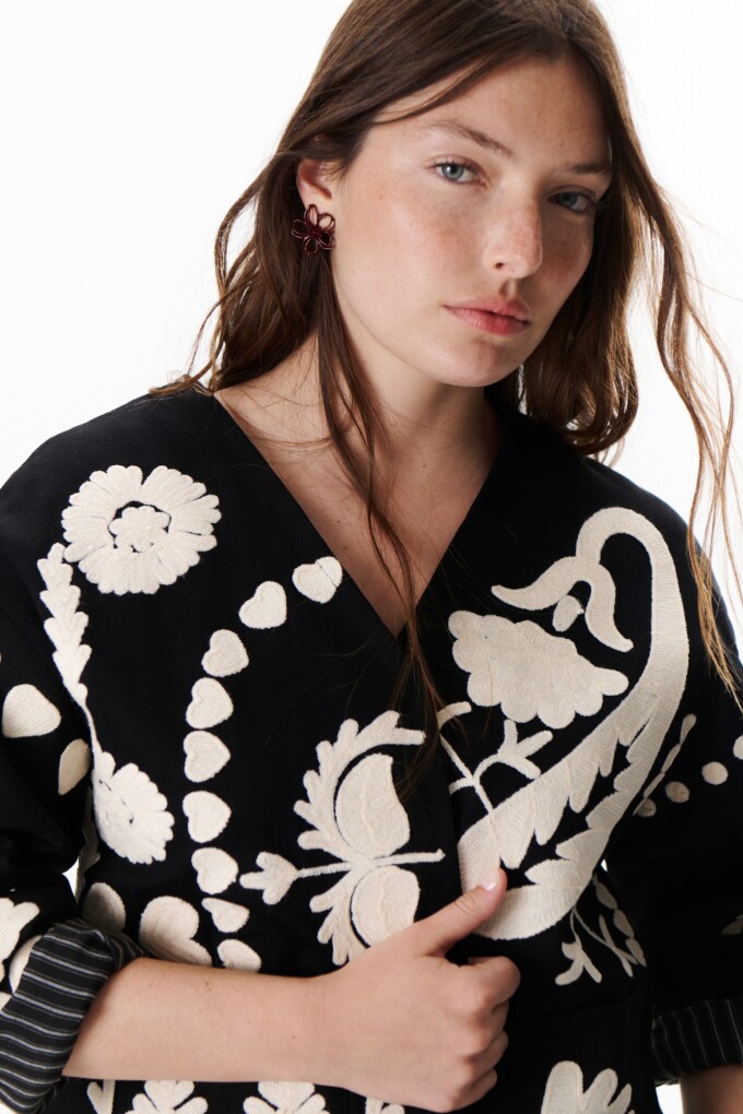 CHAQUETA ANFORA NEGRA