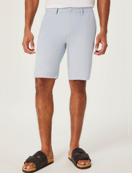 BERMUDA BÁSICA MODELO CHINO CELESTE