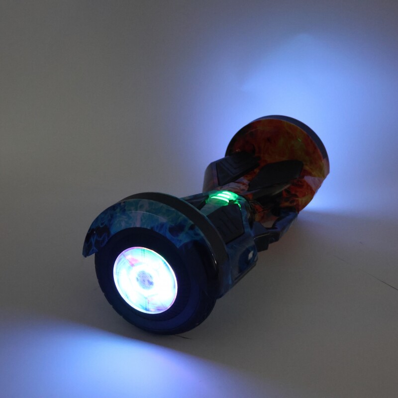 Hoverboard con ruedas de 8" diseño ICE Fire + rodilleras Hoverboard con ruedas de 8" diseño ICE Fire + rodilleras