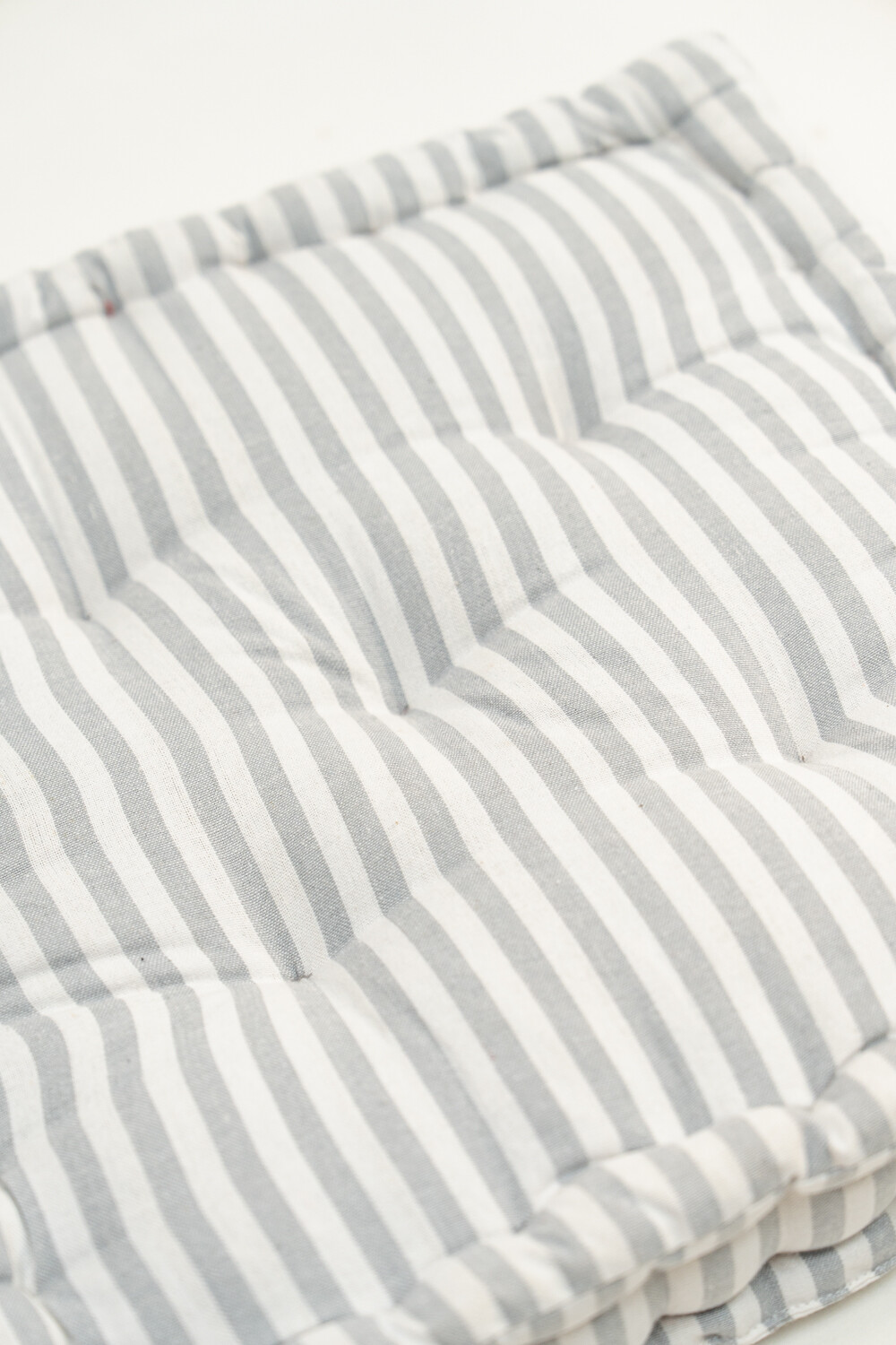 Almohadón Tatami Mare Gris Medio