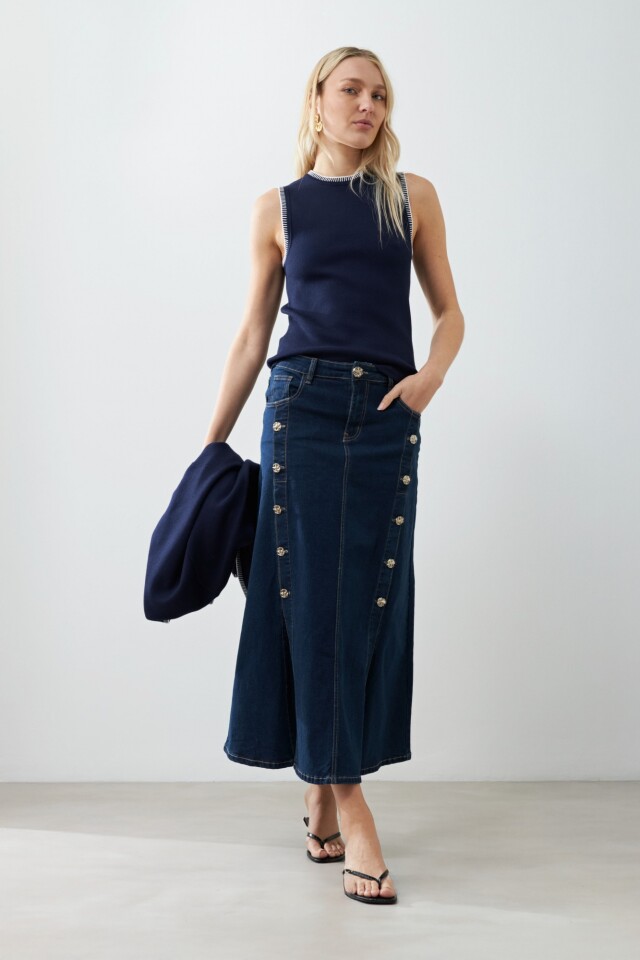 Chaleco tejido pespunte en contraste azul marino