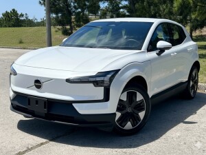 Volvo EX30 Core E40 0KM | Permuta / Financia Volvo EX30 Core E40 0KM | Permuta / Financia