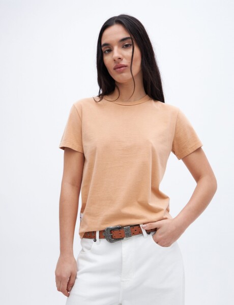 Remera Anette Camel