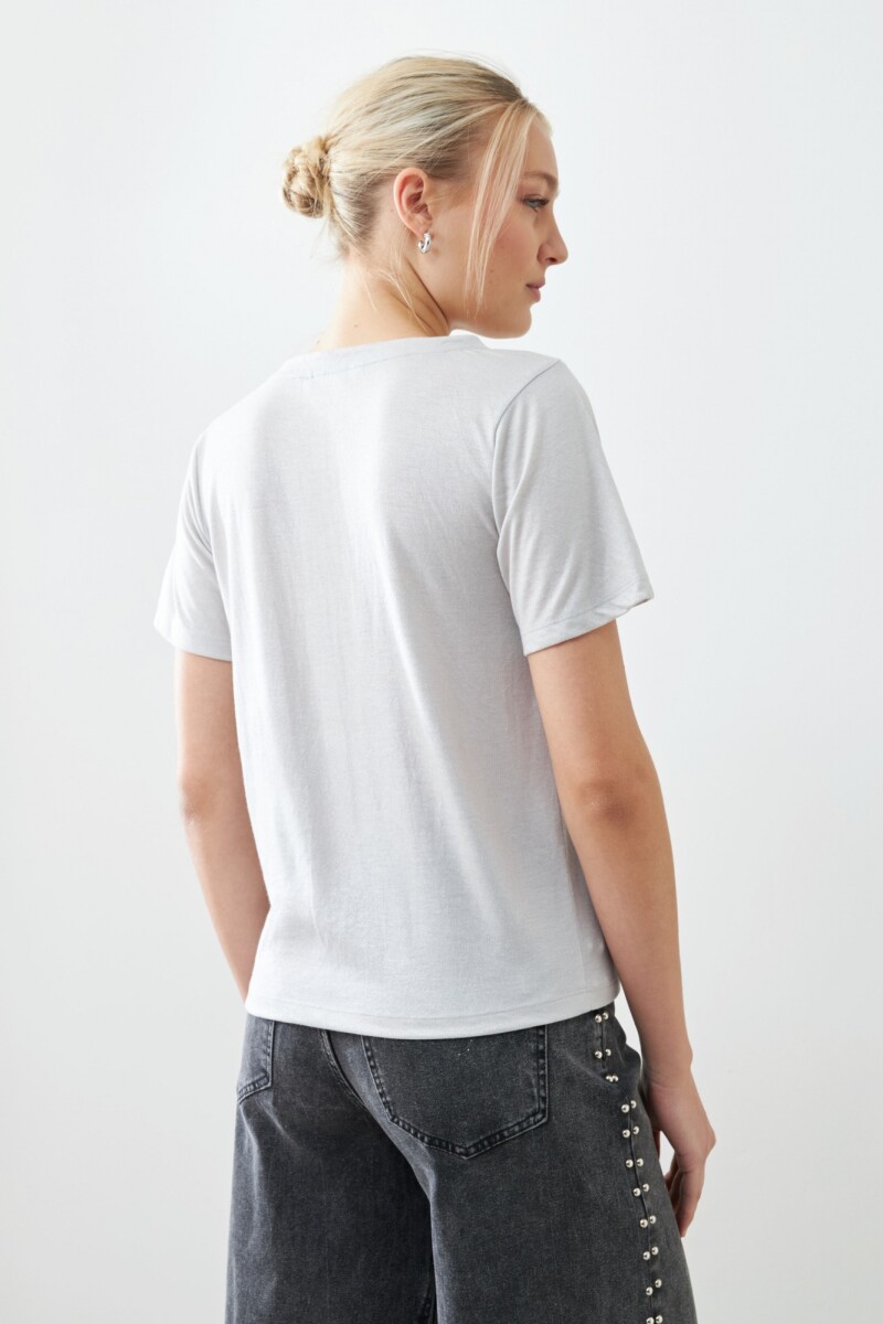 Remera con lurex gris melange