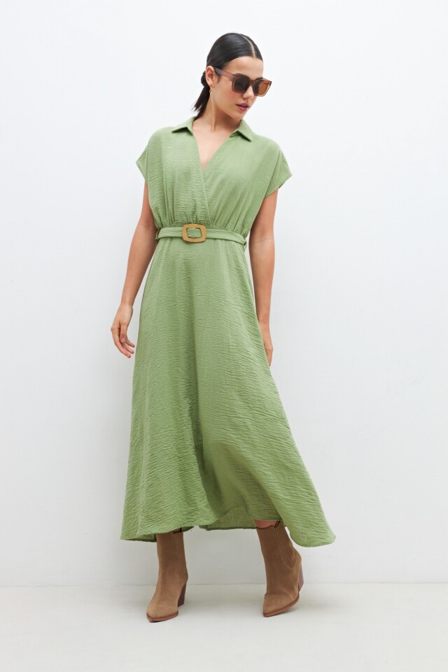 Vestido evasé con cinto pistacho