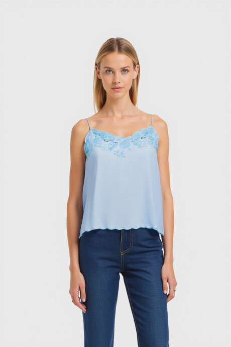 Musculosa Aklilu Celeste Claro