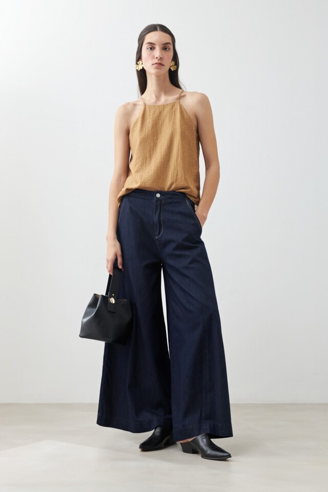 Top con brillos tostado