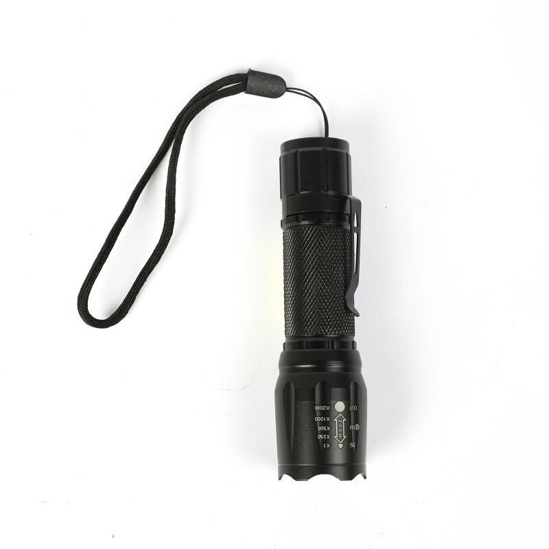 Linterna chica Led Recargable USB Aluminio con Zoom incluye estuche Linterna chica Led Recargable USB Aluminio con Zoom incluye estuche