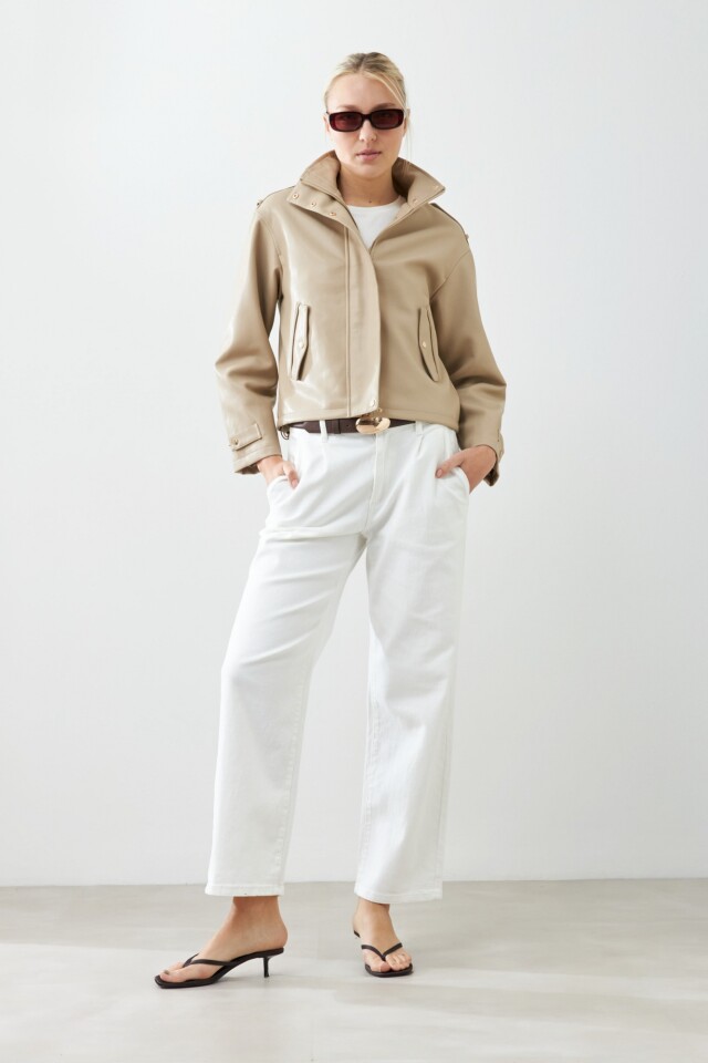 Chaqueta eco cuero beige