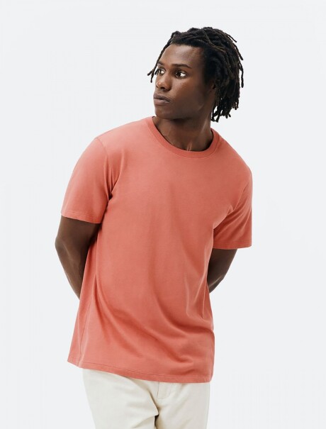 CAMISETAS BÁSICAS REGULAR WORLD ROSADO