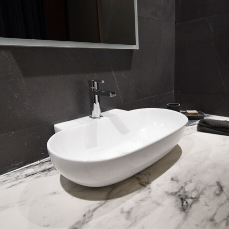 Bacha De Apoyo Y/O Colgar De Loza Blanca 56X39.5X12.5 000